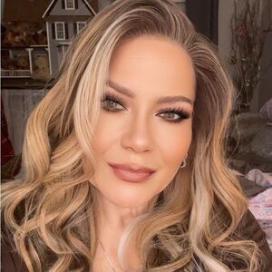 Meet your Posher, Denise